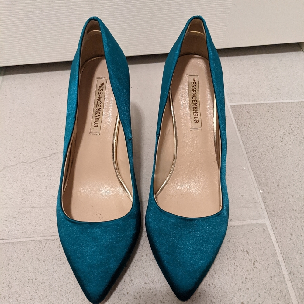 Essence Menbur heels